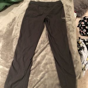 !Never worn! The North Face ski pants